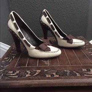 BCBG MAXAZRIA high heel all leather  loafers/ bow